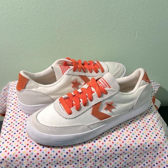Converse Shoes - Converse Net Star Classics for women size 6